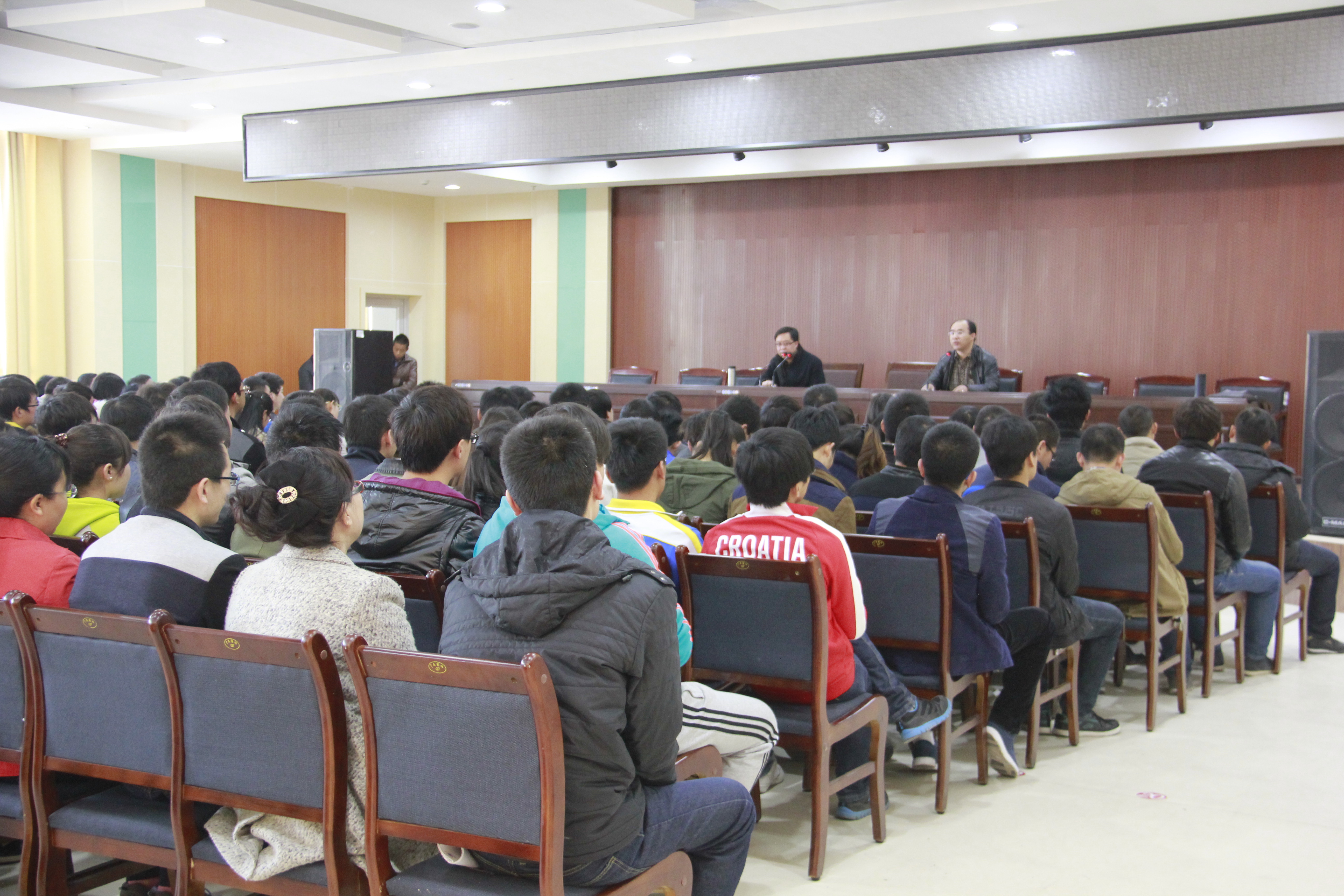 红柳大讲堂之一——老员工如何成才 红柳大讲堂之一——老员工如何成才